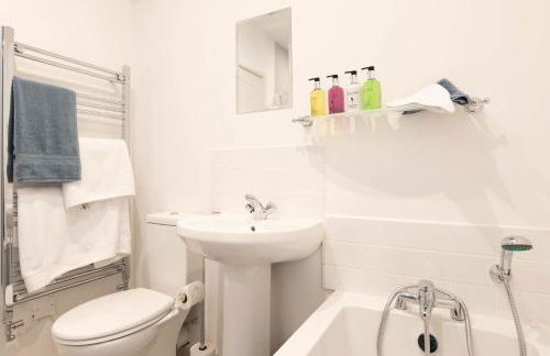 Caer Fedwen Barns Clwyd Cottage Two Bed, Barn Conversion with Private Hot Tub - Foto 10