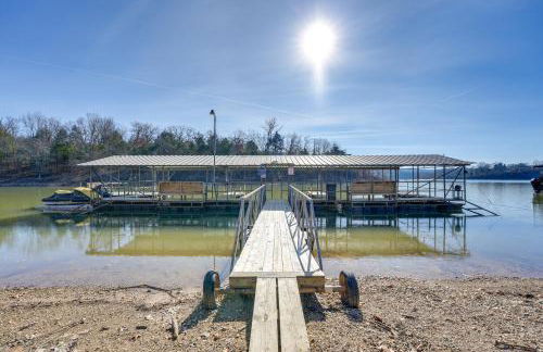Lake Views and On-Site Hiking Cape Fair Cottage - Foto 21