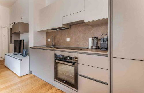 Sant Ambrogio M2 200metri centre of milan - Photo 4