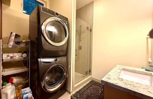 Luxury Family Retreat on Mercer Island Pet-Friendly, Pool Table, Patio & Near Seattle - Book Now & Save! - Foto 15