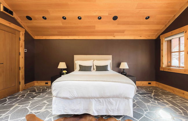 Hunter by Avantstay Riverfront Cabin w/ Prvt Cottage 5mins From Palisades - Photo 29