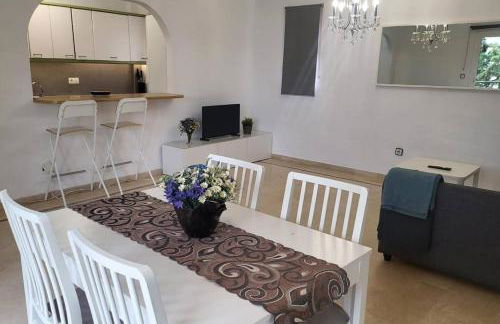 CYV Simple living near beach w pool in Fuengirola - Photo 7