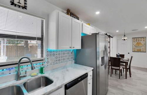 Family Pool 4BR 9-Bed Home Game Room & Firepit - Foto 15