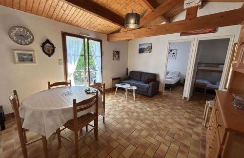 Maison avec Jardin, à 300m de la Plage, 2 Chambres, 4 Couchages, Terrasse et Barbecue - FR-1-224B-158 - Foto 10