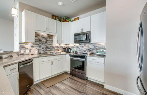 Modern South Pier Condo on Sheboygan River! - Foto 2