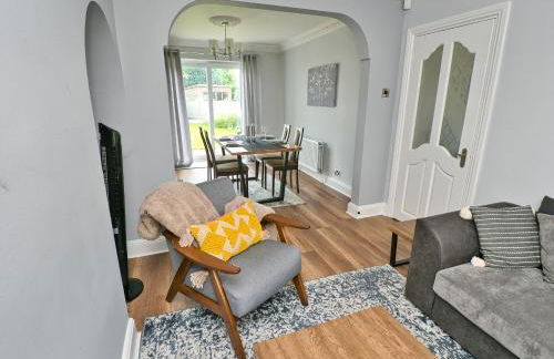 Cosy 3 bed with Parking- Family and Contractors - Foto 7