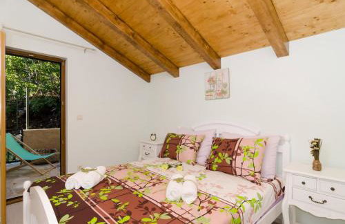 Villa Falcon Rook - Four-Bedroom Villa with Terrace and Swimming Pool - Photo 55