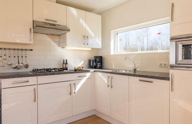 Charming Villa by the Water - Foto 5