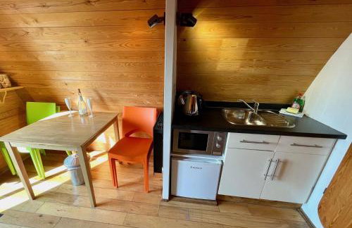 MegaPod 1 at Lee Wick Farm Cottages & Glamping - Foto 7