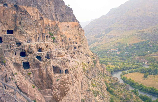 Excursion à Borjomi et Vardzia - Photo 1
