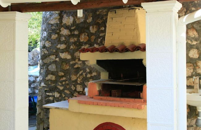 Sofia Large Private Pool Walk to Beach Sea Views A C Wifi Car Not Required - 1552 - Photo 40