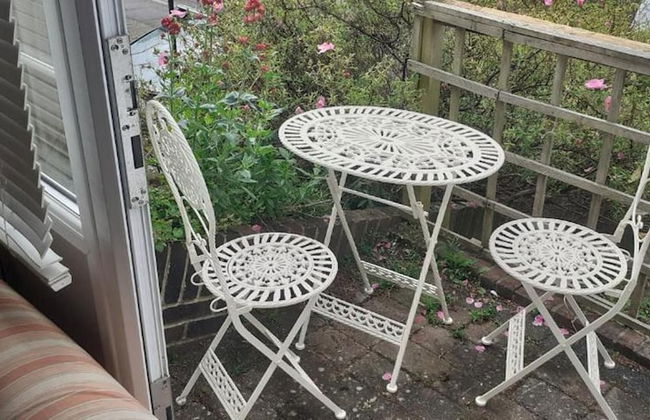 1 Bed Flat - Sleeps 2 - Pets - Garden - Parking - Foto 10