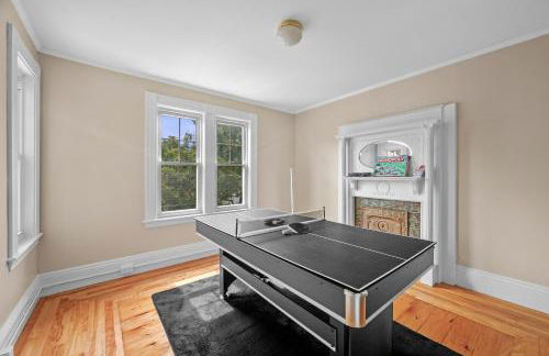 Salem 3 Bedroom with Gameroom, Balcony, Parking, and more - Foto 3