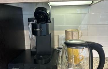 Upscale 2BR Condo with Gym & Parking near MGH & TUFTS - Foto 16