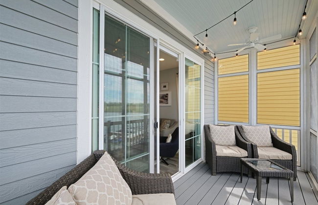 Hook, Wine, & Sinker - Photo 24