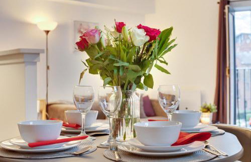 Central 3 bedroom Apartment & Free Parking- Ideal 4 long stays - Foto 8