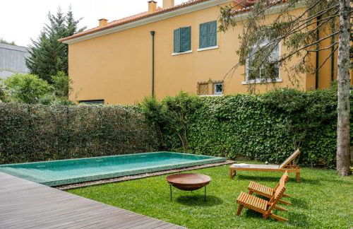 Grand Villa w/ Pool, Garden & Garage by HostWise - Foto 56