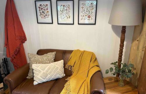 Cornwall Woodland Shepherd's Hut with Hot Tub - Deirdres Hut - Foto 29