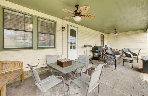 Pool and Large Covered Patio! Decatur Family Getaway - Foto 26
