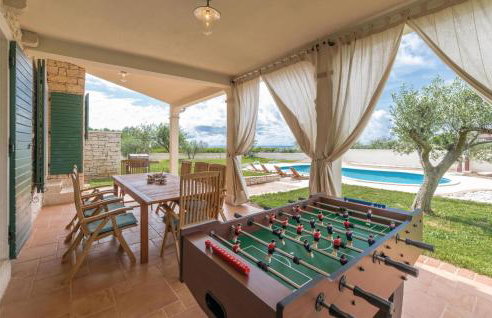 Four-Bedroom Holiday Home With Sea View In Krnica - Foto 6