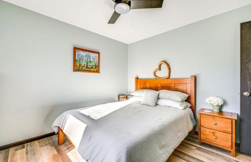 Golf, Hike and Boat Home with Fire Pit in Friendship - Foto 13