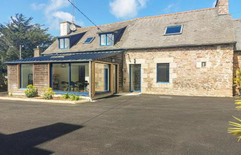 4 Bedroom Amazing Home In Plouézec - Foto 1