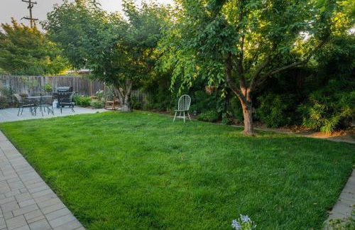 10 mins to SJC Fastest 2 Gigabit WiFI Open Floor BBQ Grill Fireplace Fenced Yard Pet Friendly - Foto 23