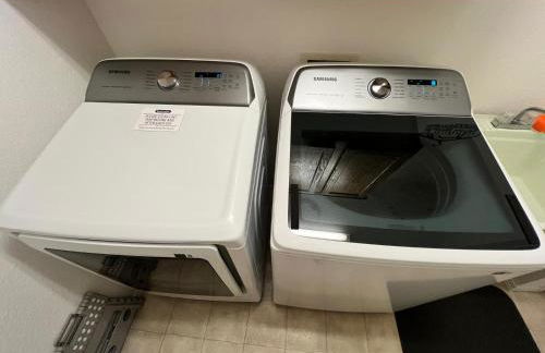 Family Fun! Sleeps 8, King Bed, 2 Queens, and Sofa Bed, Games - in Rogers - Foto 8