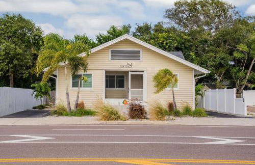 Cozy Coastal Cottage Whole House Sleeps 10 - Foto 17