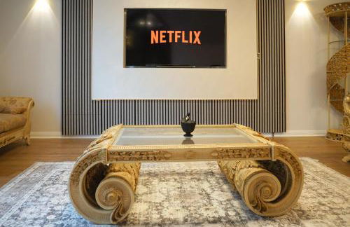 Lux 5 Bed sleeps 11, 10 mins from Wembley Stadium, Jacuzzi and Steam Shower - Photo 18