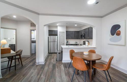 Landing Spectacular 2BD Clubhouse Pool - Foto 10