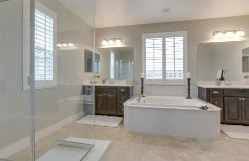 Luxe Roseville Home with Pool and Hot Tub! - Foto 19