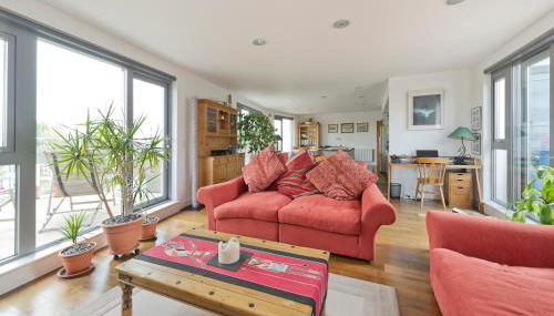 Putney Rooftops - Photo 3