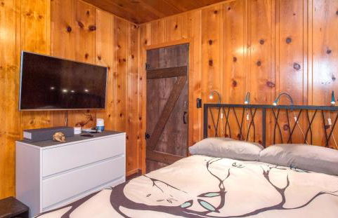 Tree Fort! Redwoods! Hot Tub!! Fire Table!! Google Smart Home!! Fast WiFi!! Dog Friendly! - Foto 21