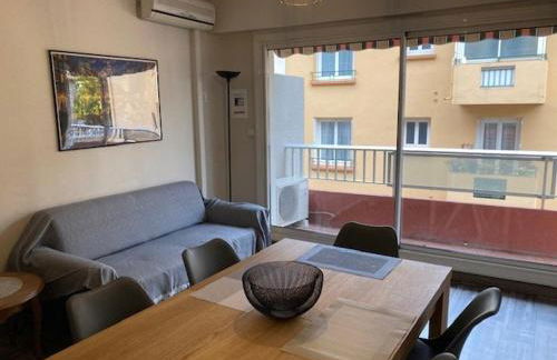 F3 lumineux avec terrasse, garage, clim et ascenseur à 500m du centre et 800m des thermes - FR-1-703-85 - Foto 2