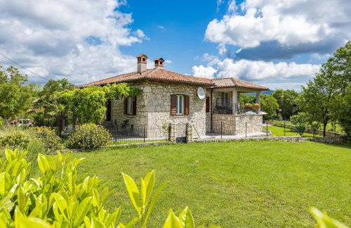 Charming Villa with Pool - Foto 9