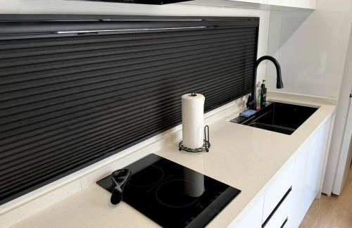 Stylish Modern Tiny House on Wheels with Stunning Mountain Views Near Lone Pine, California - Foto 8