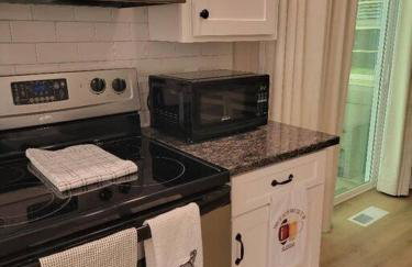 Houndstooth Hideaway 3BR 2BA Home 3mi to UA Campus - Foto 13