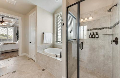 Iron & Ivy 5BR5BA Sleeps 12 - Foto 27