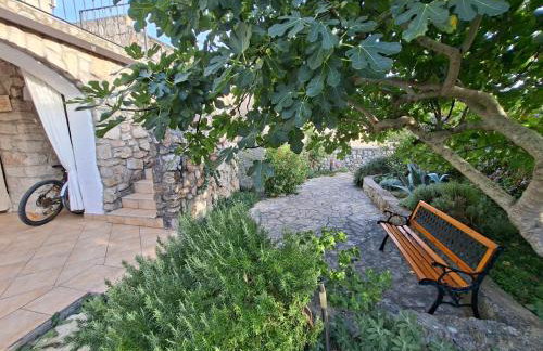 Stone House with garden Laganini - Photo 8