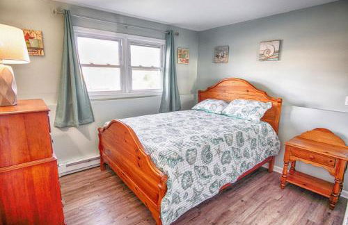 Gorgeous beach house with large pool & private beach, just 3 blocks away!! - Foto 28