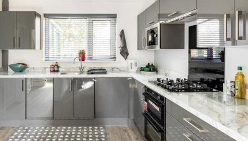 3 Bed House - Sleeps 5 - Parking - Garden - Wifi - Foto 4