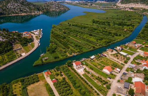 Apartmani Mostina near river - Photo 19