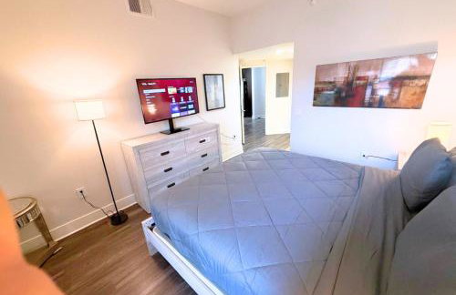 Stylish 2 Bed 2.5 Bath Condo Near Beverly Hills. - Photo 5