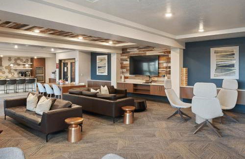 Gorgeous 2BD 2BA Pool,Gym,Htub near Convention Ctr - Foto 46