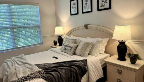 Bright Spacious Renovated Home Master on Main - Foto 4