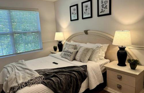 Bright Spacious Renovated Home Master on Main - Foto 4