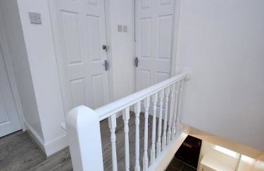 Newly Refurbished 3 Bedroom House with Lovely Garden - Foto 29