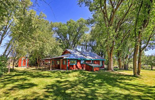 Quiet Durango Farmhouse with Beautiful Yard and Gazebo - Foto 1