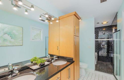 Rhythm & Rest Group Stay with Grill & Cozy Fireplace - Foto 14